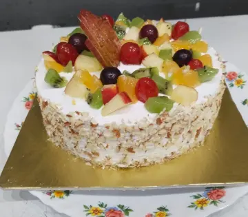 Fresh fruit cake